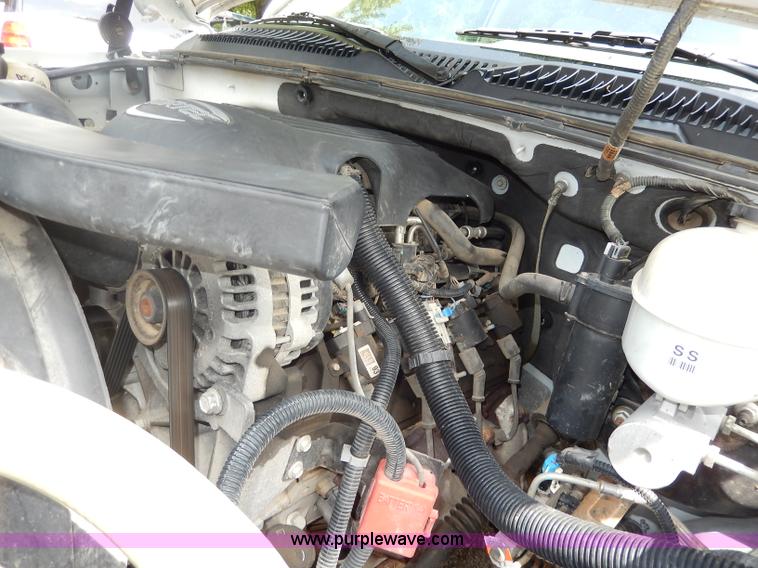 image for item I4346 2003 GMC Yukon XL SUV