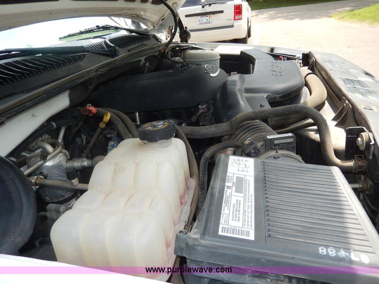 image for item I4346 2003 GMC Yukon XL SUV