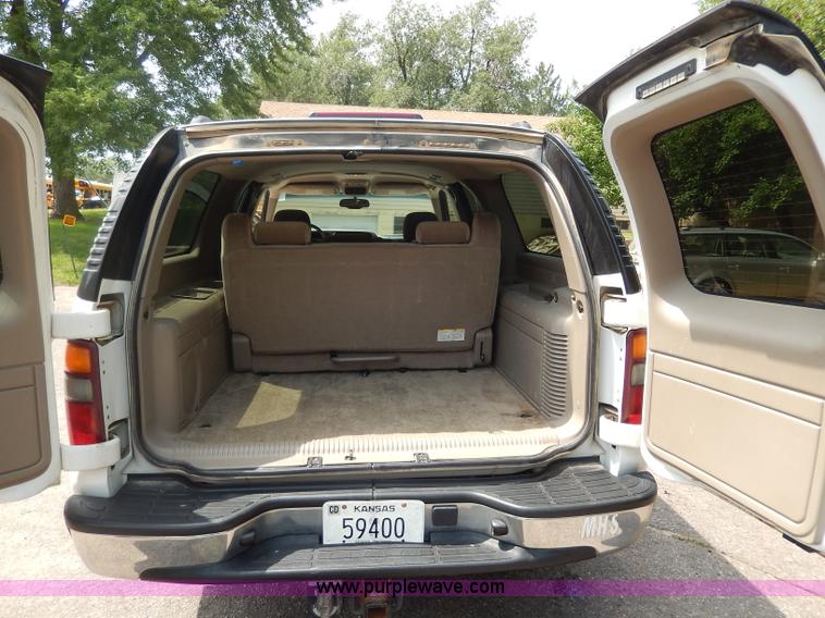 image for item I4346 2003 GMC Yukon XL SUV