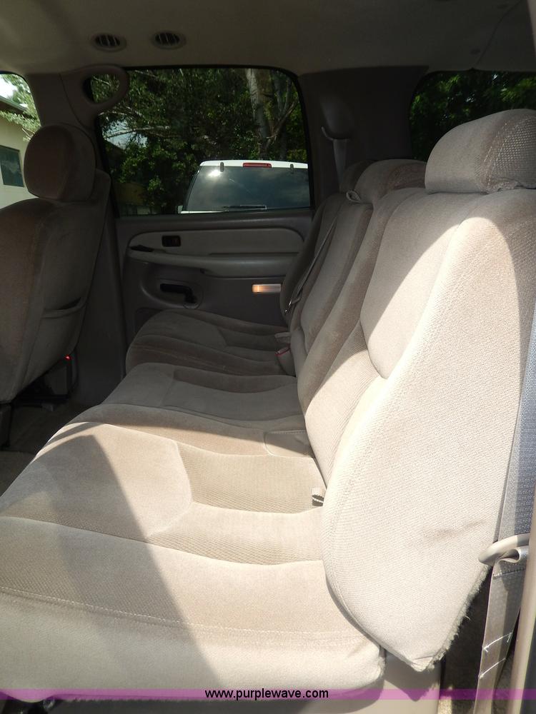 image for item I4346 2003 GMC Yukon XL SUV