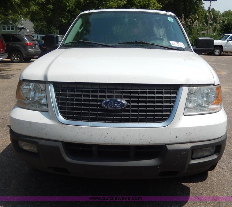 image for item I4347 2004 Ford Expedition XLT SUV