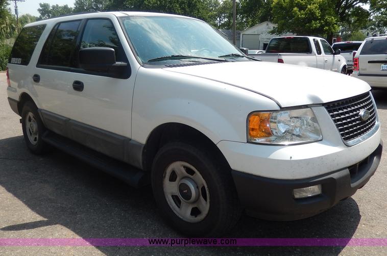 image for item I4347 2004 Ford Expedition XLT SUV