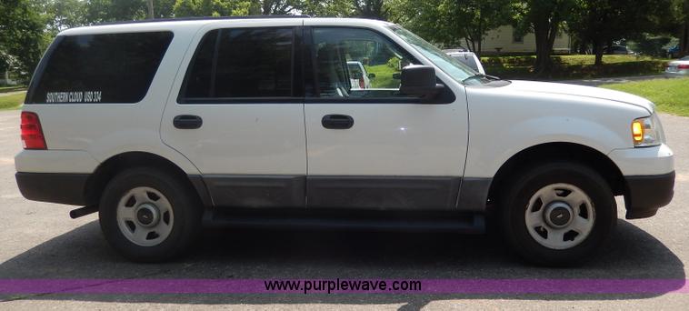 image for item I4347 2004 Ford Expedition XLT SUV