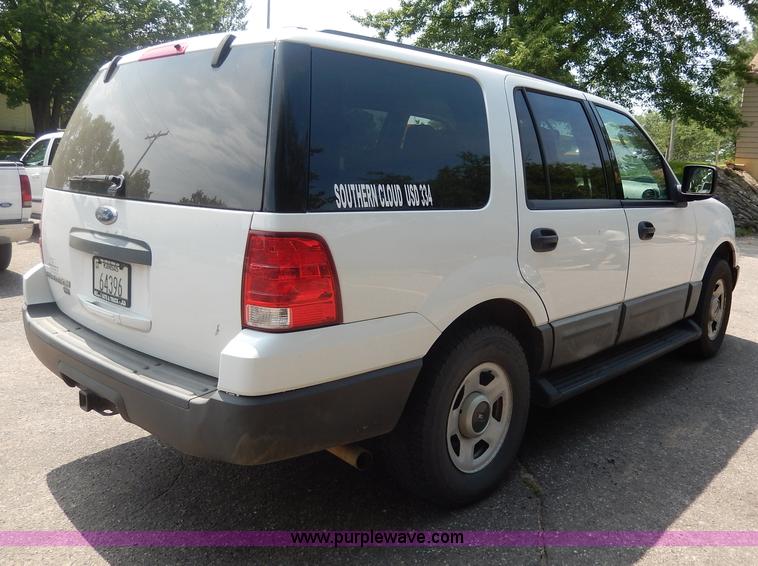 image for item I4347 2004 Ford Expedition XLT SUV