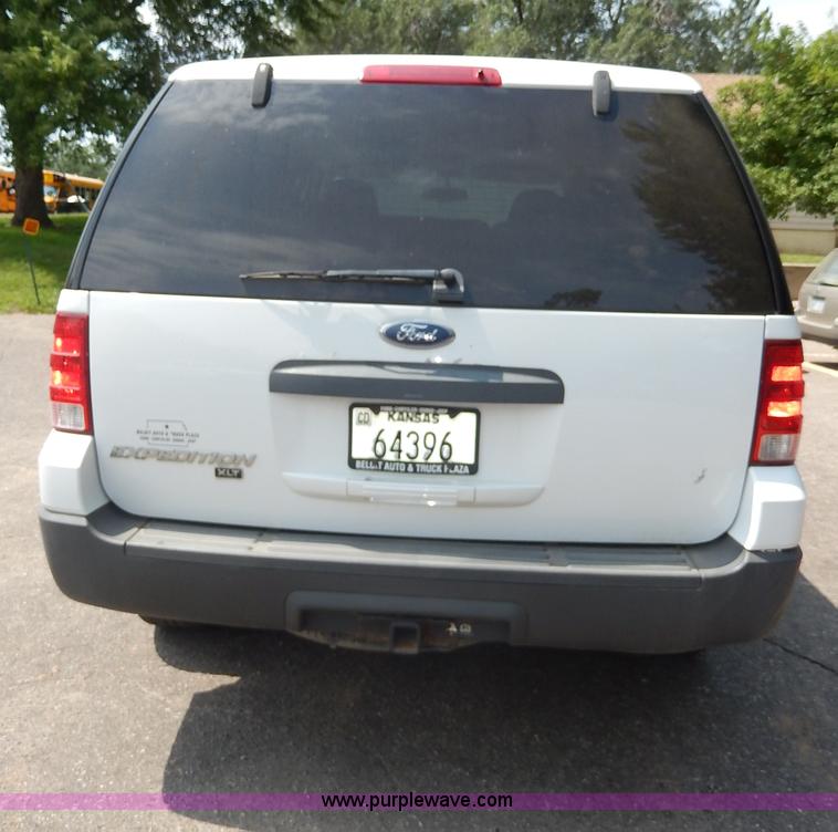 image for item I4347 2004 Ford Expedition XLT SUV