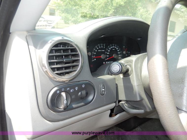 image for item I4347 2004 Ford Expedition XLT SUV