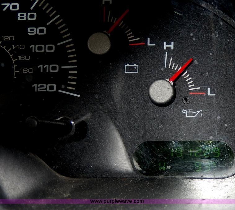 image for item I4347 2004 Ford Expedition XLT SUV