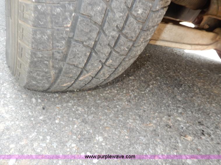 image for item I4347 2004 Ford Expedition XLT SUV