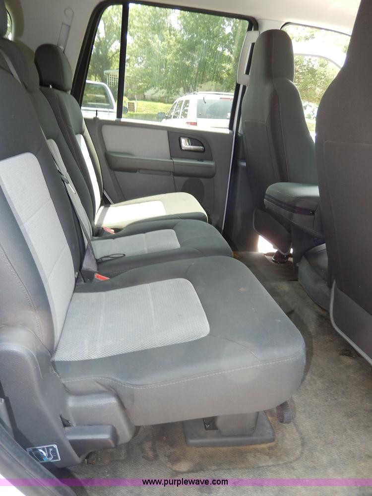 image for item I4347 2004 Ford Expedition XLT SUV