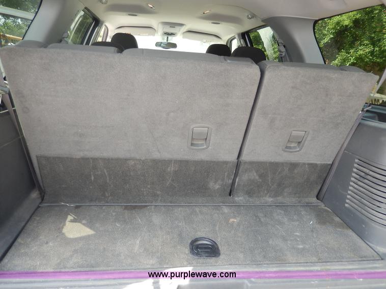 image for item I4347 2004 Ford Expedition XLT SUV