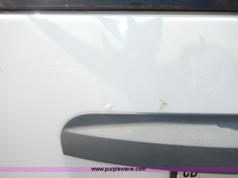 image for item I4347 2004 Ford Expedition XLT SUV