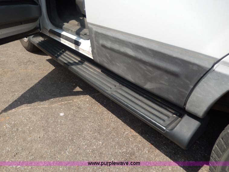 image for item I4347 2004 Ford Expedition XLT SUV