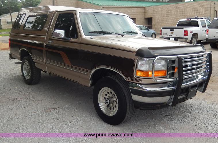 image for item I4349 1996 Ford F150 XLT pickup truck