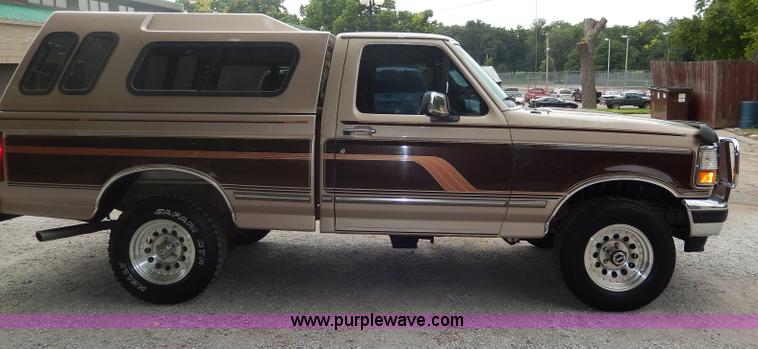 image for item I4349 1996 Ford F150 XLT pickup truck