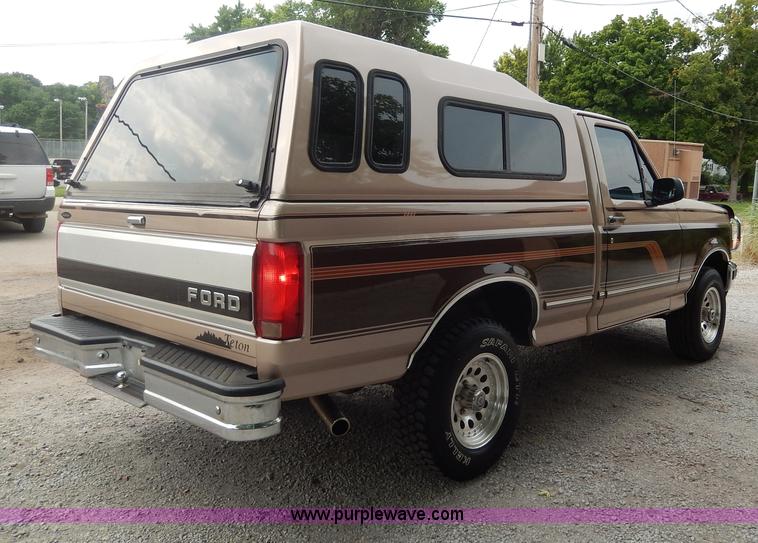 image for item I4349 1996 Ford F150 XLT pickup truck