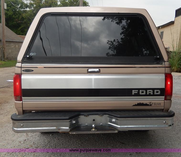 image for item I4349 1996 Ford F150 XLT pickup truck