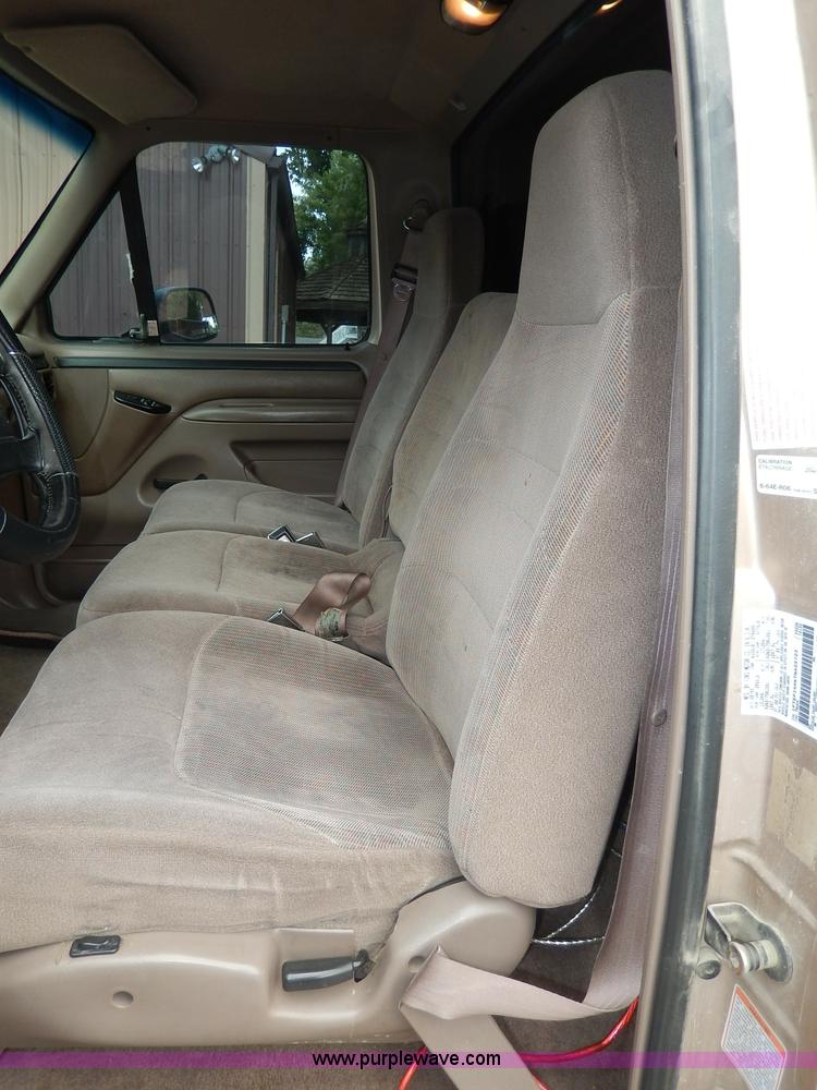 image for item I4349 1996 Ford F150 XLT pickup truck