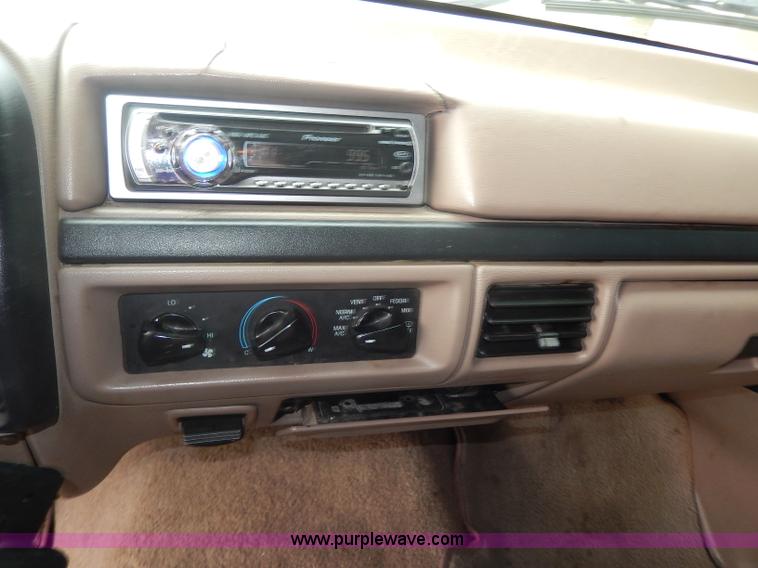 image for item I4349 1996 Ford F150 XLT pickup truck