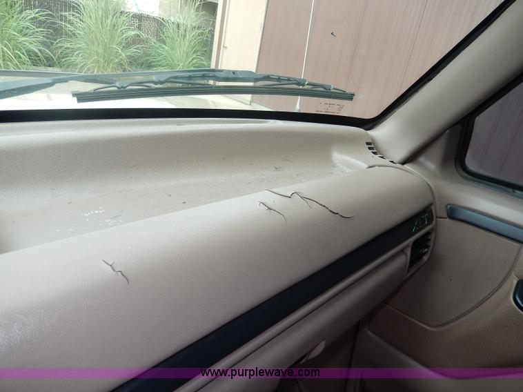 image for item I4349 1996 Ford F150 XLT pickup truck