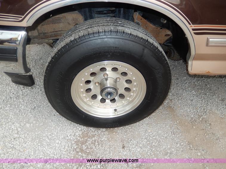 image for item I4349 1996 Ford F150 XLT pickup truck