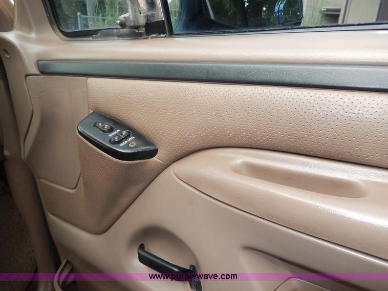 image for item I4349 1996 Ford F150 XLT pickup truck