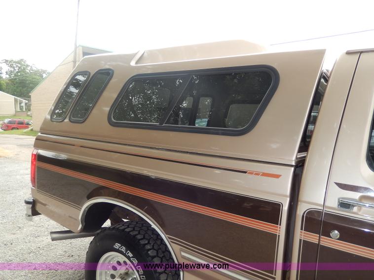 image for item I4349 1996 Ford F150 XLT pickup truck