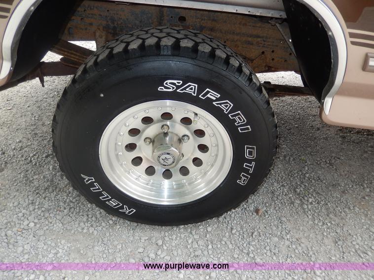 image for item I4349 1996 Ford F150 XLT pickup truck