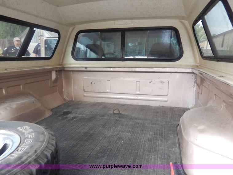 image for item I4349 1996 Ford F150 XLT pickup truck