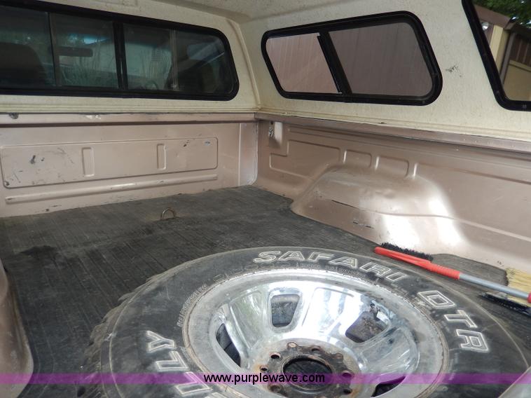 image for item I4349 1996 Ford F150 XLT pickup truck