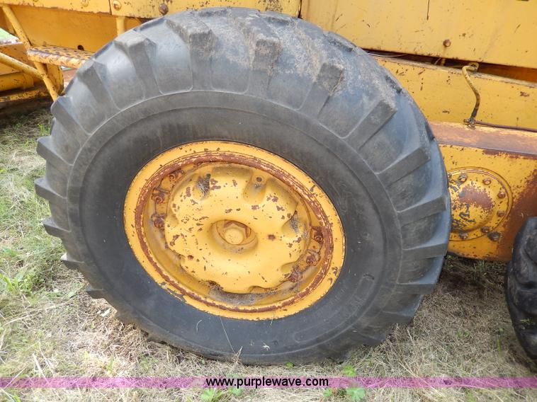 image for item I4375 1960 Caterpillar 12 Road Patrol Series E motor grader