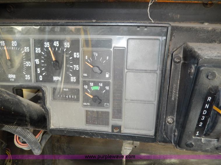 image for item I4385 1996 International 3800 school bus