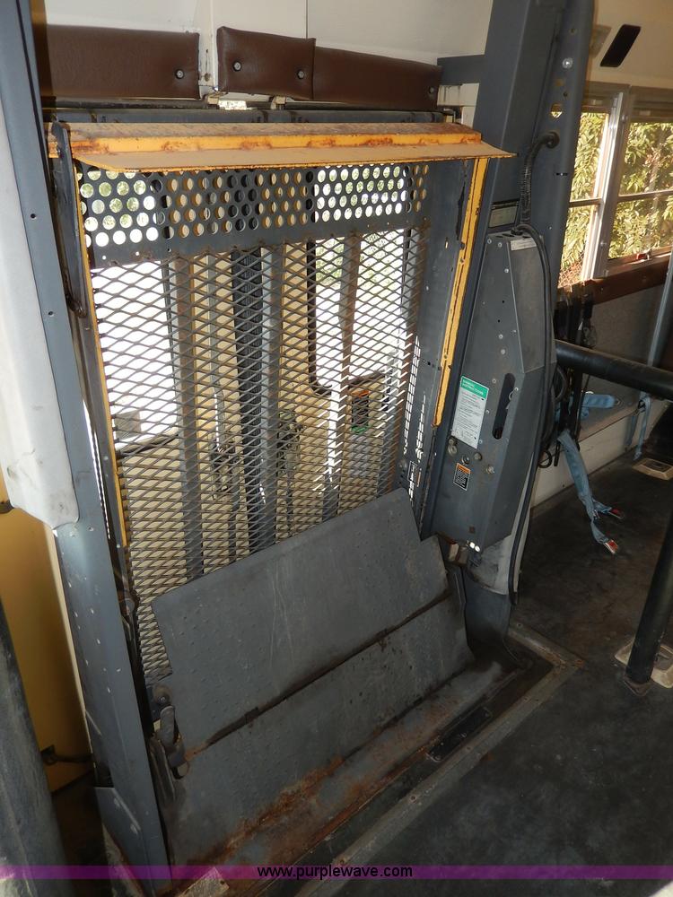 image for item I4385 1996 International 3800 school bus