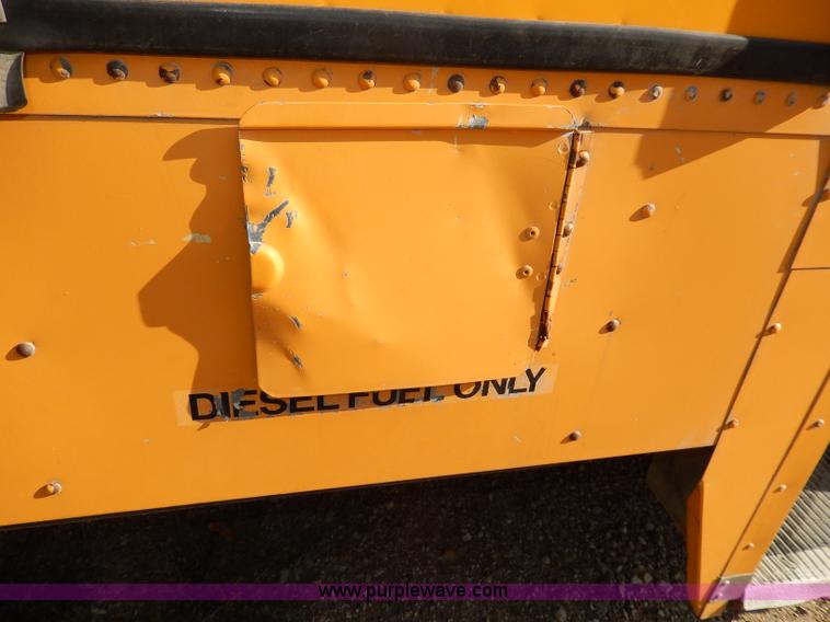 image for item I4385 1996 International 3800 school bus