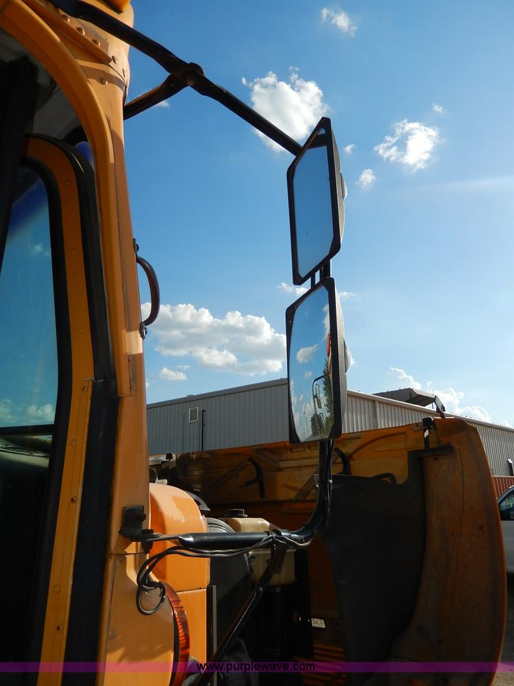 image for item I4385 1996 International 3800 school bus