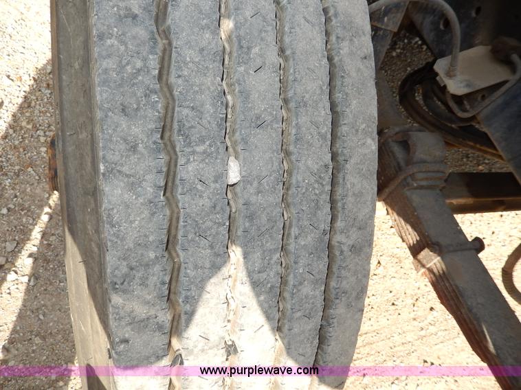 image for item I4385 1996 International 3800 school bus