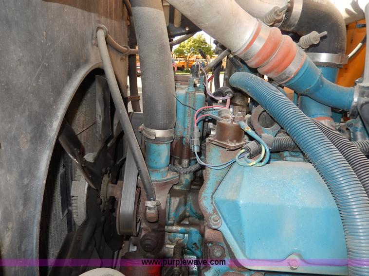 image for item I4385 1996 International 3800 school bus