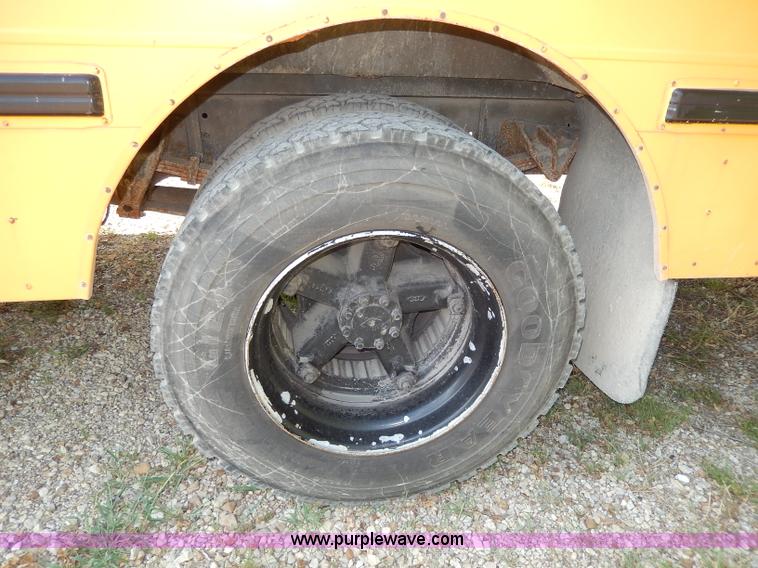 image for item I4385 1996 International 3800 school bus