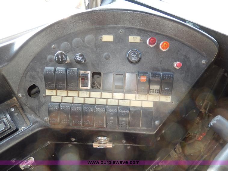 image for item I4390 1998 International 3800 school bus