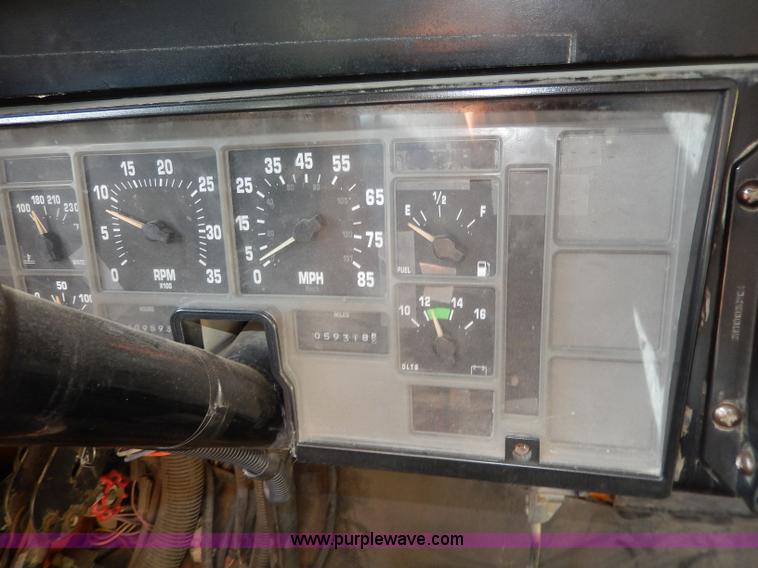 image for item I4390 1998 International 3800 school bus