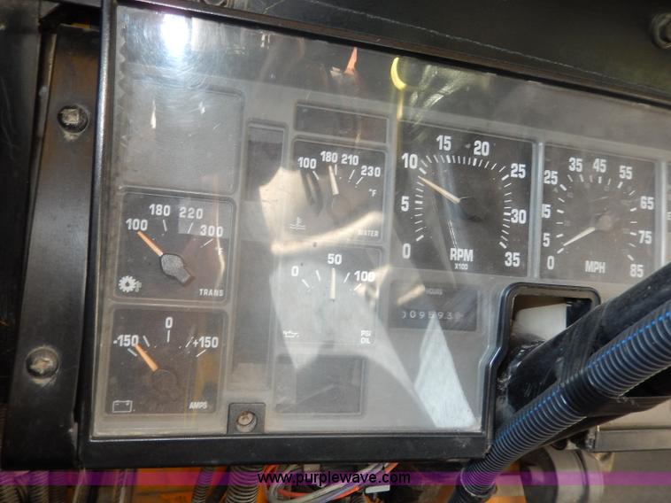 image for item I4390 1998 International 3800 school bus