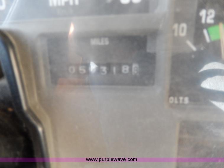 image for item I4390 1998 International 3800 school bus