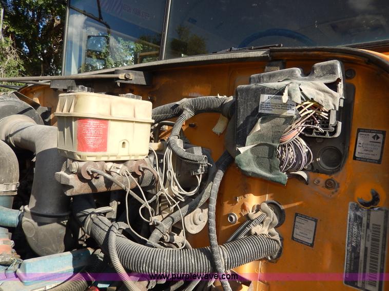 image for item I4390 1998 International 3800 school bus