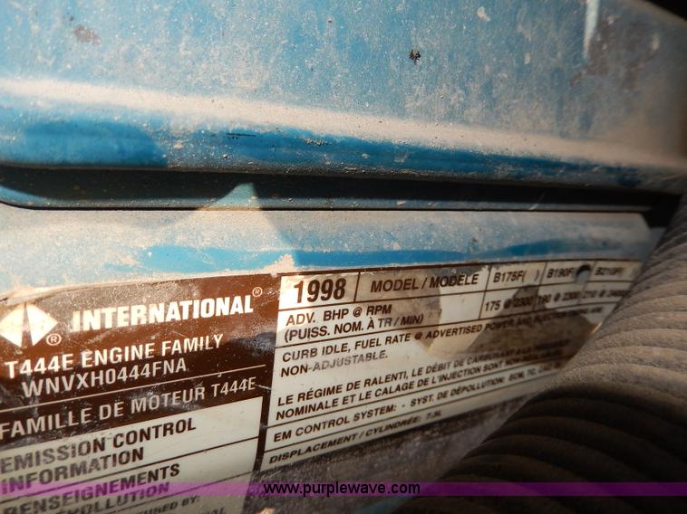 image for item I4390 1998 International 3800 school bus