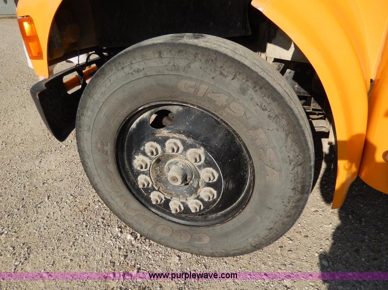 image for item I4390 1998 International 3800 school bus