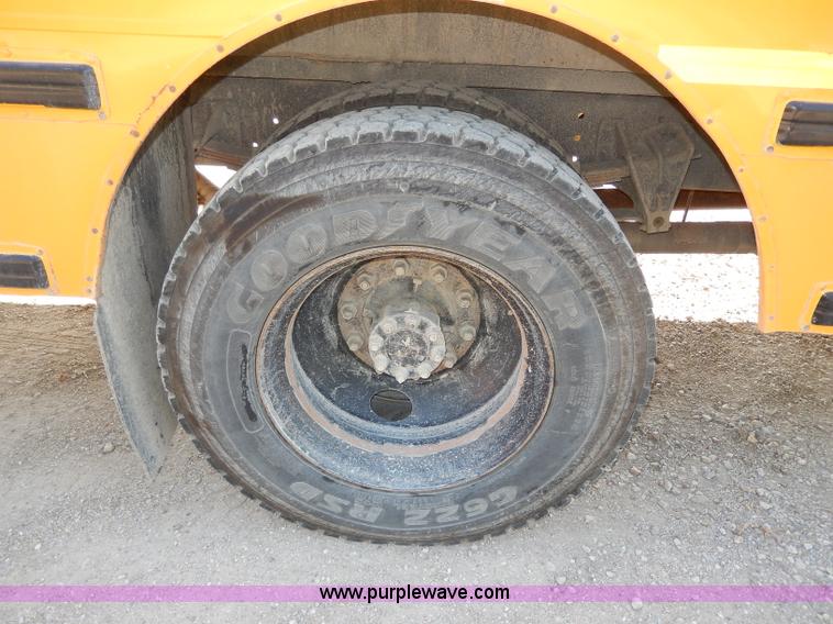 image for item I4390 1998 International 3800 school bus