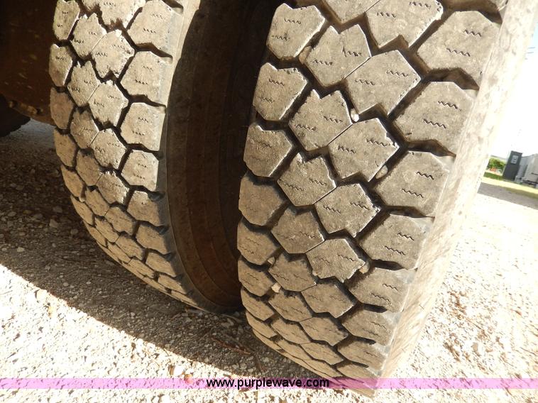 image for item I4390 1998 International 3800 school bus