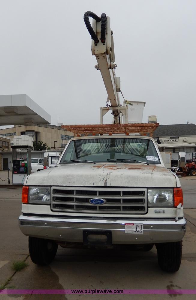 image for item I4450 1989 Ford F450 Super Duty bucket truck