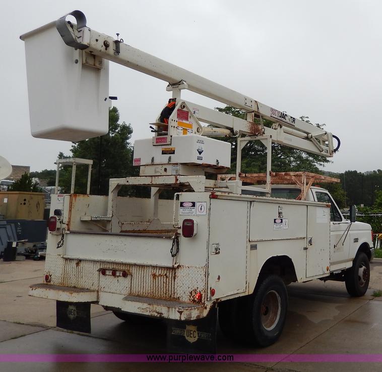 image for item I4450 1989 Ford F450 Super Duty bucket truck