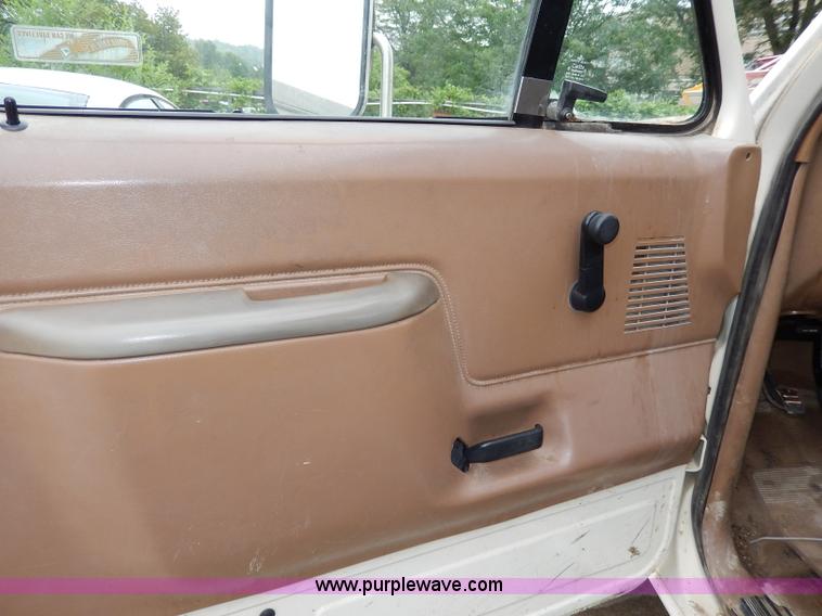 image for item I4450 1989 Ford F450 Super Duty bucket truck