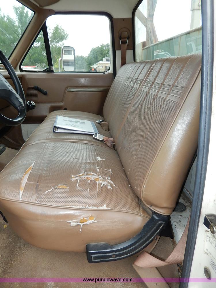 image for item I4450 1989 Ford F450 Super Duty bucket truck